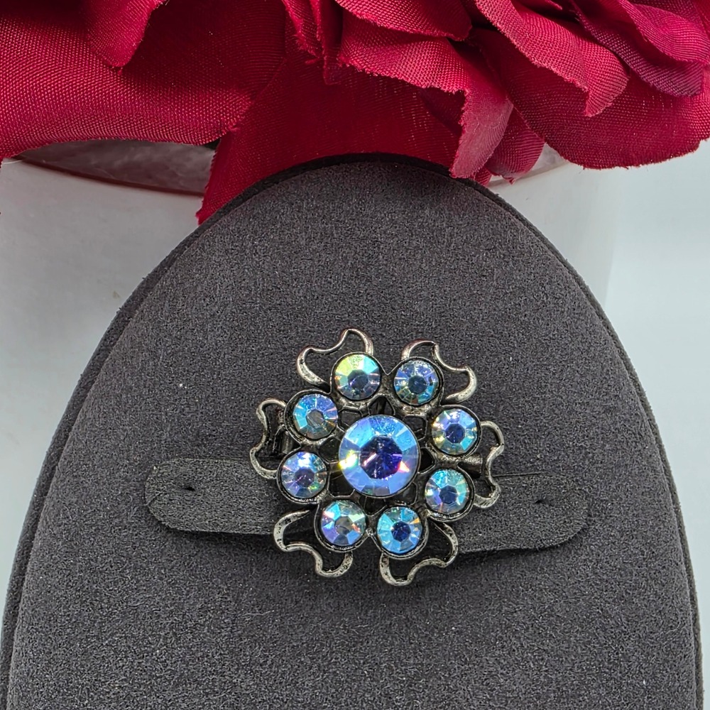 Vintage Silver Tone Aurora Borealis Rhinestone Flower Brooch Pin 1 Inch‎ Round